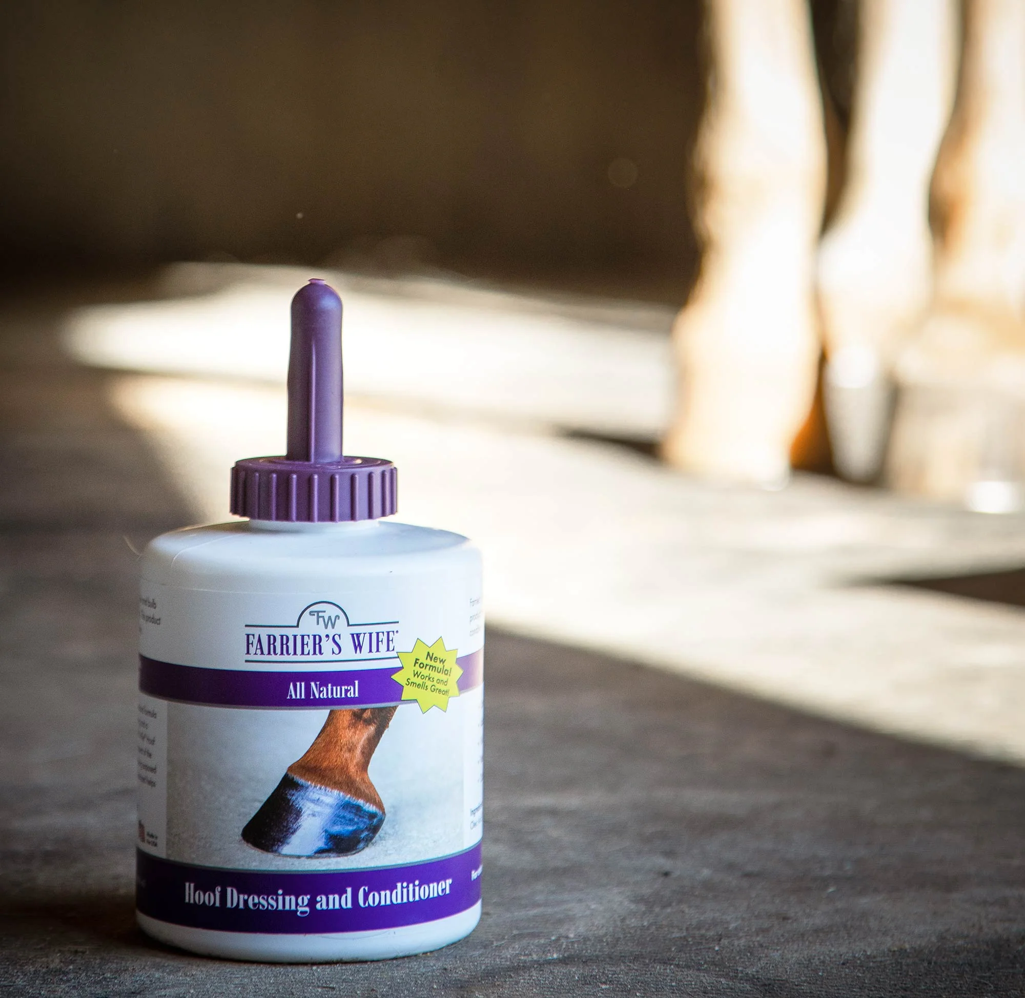 Farrier's Wife Hoof Dressing, 30 oz - Image 4