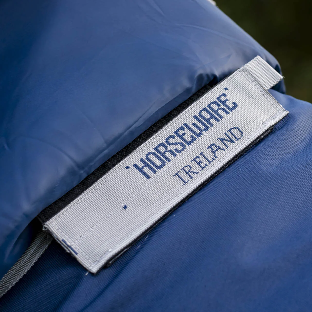 Amigo 1200D FieldSafe Plus Horse Turnout Blanket - Safety Surcingles, Reflective Strips & 250g Insulation - Image 2