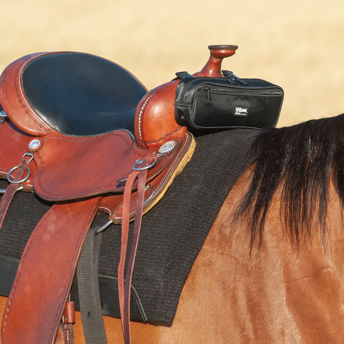 Cashel Pommel Saddle Bag - Image 9