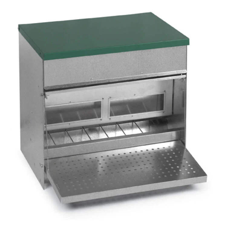 Heavy Duty Covered Treadle Feeder With Lid – 44 lb Capacity for Chickens & Ducks
