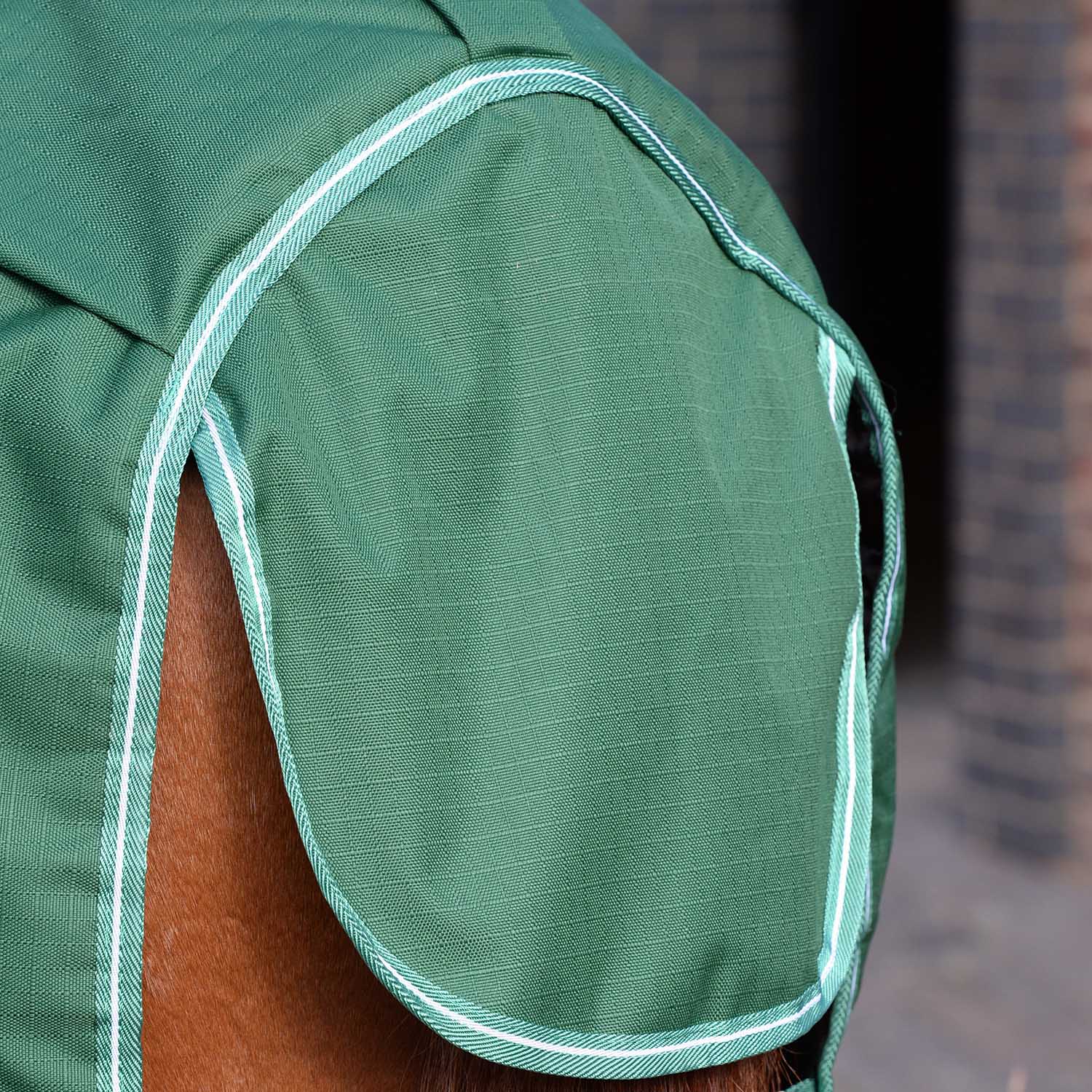 Saxon Defiant 1200 Denier Standard Neck Medium-Weight Turnout Blanket for Horses, 200g - Waterproof, Breathable & Durable - Image 4